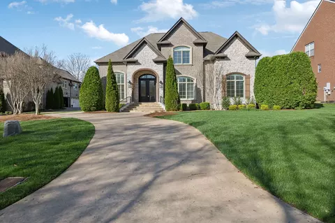 61 Harbor Cove Dr, Old Hickory, TN 37138