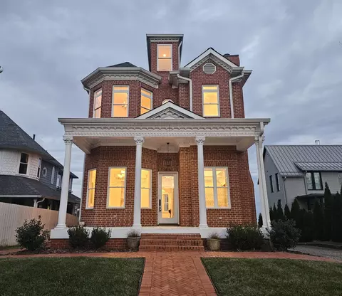 1115 E Brow Rd, Lookout Mountain, TN 37350