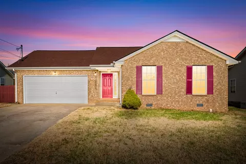 613 Corinth Ct, Clarksville, TN 37040