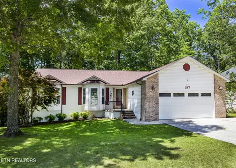 247 Lakeview Dr, Crossville, TN 38558