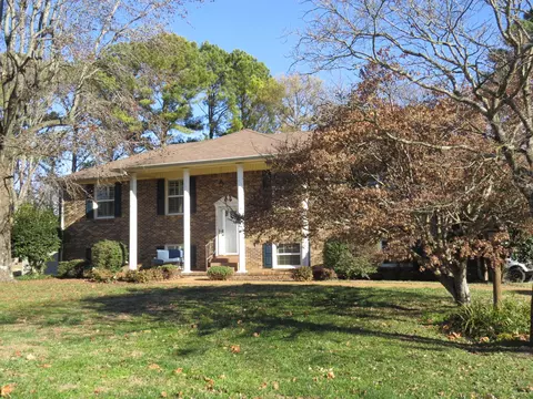 6006 Clifton Dr, Columbia, TN 38401