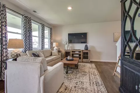 Living - 4246 Oswin Dr, Murfreesboro, TN 37129 photo 4 of 4