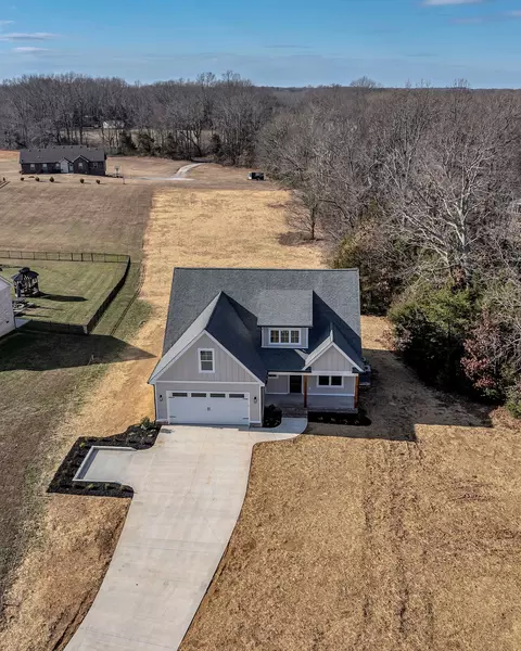 569 Shorty Few Rd, Dickson, TN 37055 photo 2