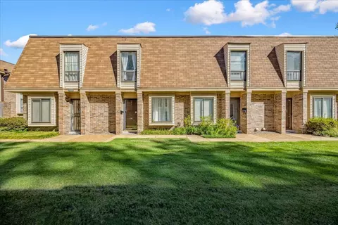 6635 S Poplar Woods Cir #2, Germantown, TN 38138