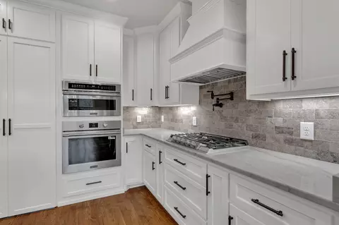 Kitchen - 1581 John Sharp Rd, Spring Hill, TN 37174 photo 2 of 4