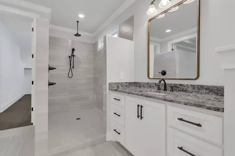 Bath - 1581 John Sharp Rd, Spring Hill, TN 37174 photo 4 of 14