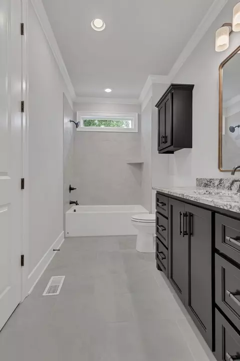 Bath - 1581 John Sharp Rd, Spring Hill, TN 37174 photo 11 of 14