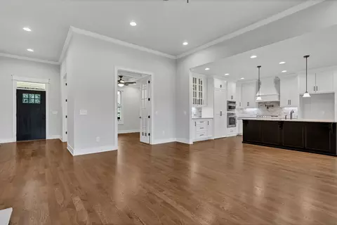 Living - 1581 John Sharp Rd, Spring Hill, TN 37174 photo 3 of 4
