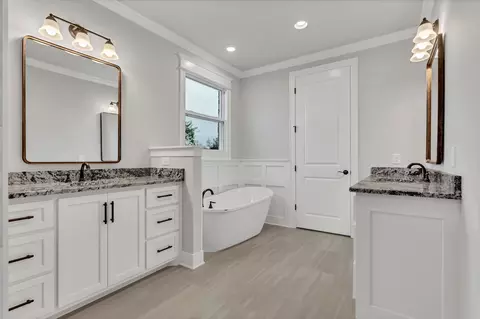 Bath - 1581 John Sharp Rd, Spring Hill, TN 37174 photo 1 of 14