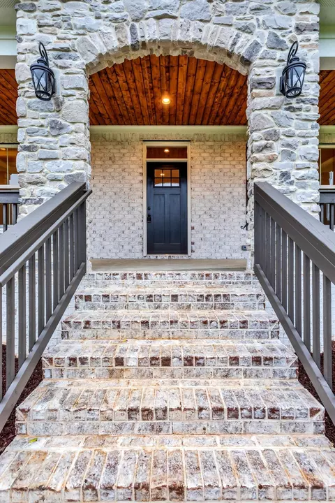 Exterior - 1581 John Sharp Rd, Spring Hill, TN 37174 photo 6 of 17