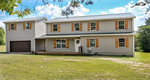 821 Bryant St, Etowah, TN 37331