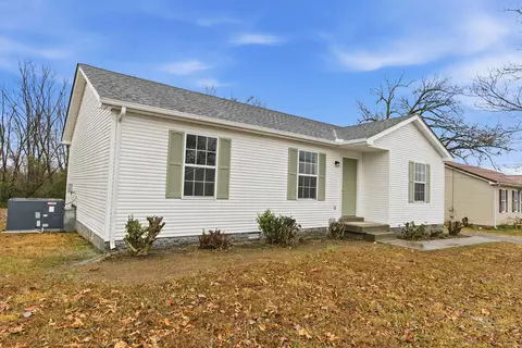 906 Spruce St, Springfield, TN 37172 photo 3