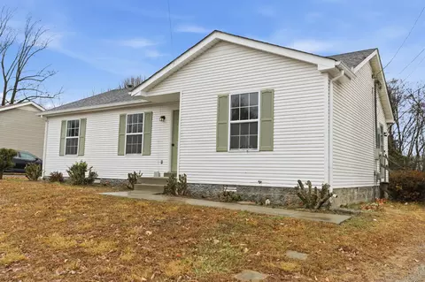 906 Spruce St, Springfield, TN 37172 photo 2