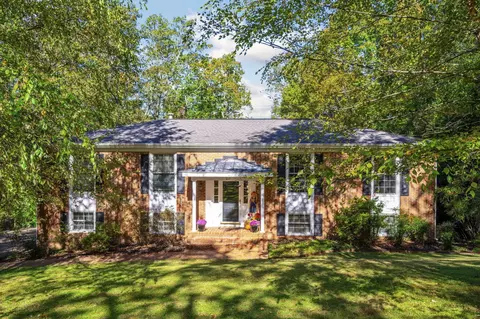 215 Arrow Dr, Signal Mountain, TN 37377
