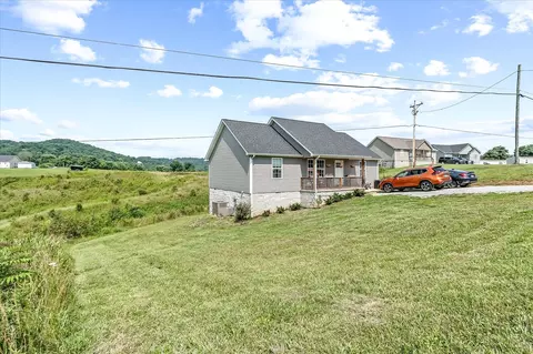 2190 Sullivan Knowles Rd, Sparta, TN 38583
