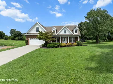 2721 Raylee Dr, Maryville, TN 37803