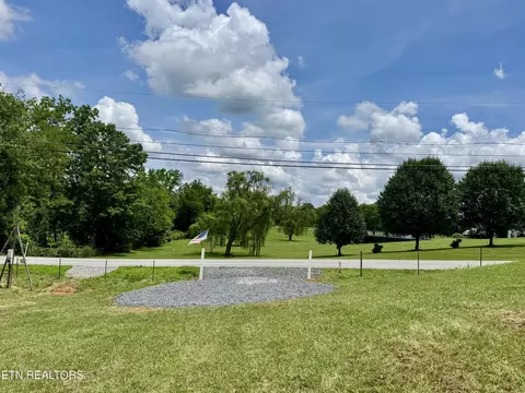 121 N Shiloh Rd, Seymour, TN 37865