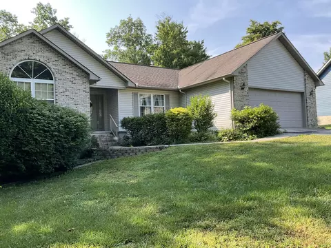 186 Daybreak Ln, Crossville, TN 38571