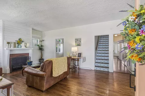 Entry Way - 610 5th Ave W, Springfield, TN 37172 photo 1 of 5