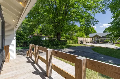 Exterior - 610 5th Ave W, Springfield, TN 37172 photo 5 of 12