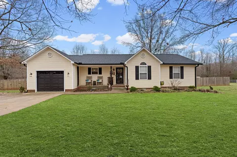48 Hawthorne Dr, Lawrenceburg, TN 38464