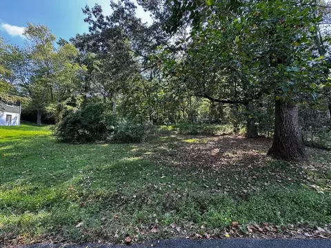 2 Weeks Dr NE, Cleveland, TN 37312