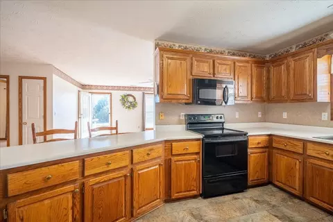 Kitchen - 617 2nd Ave S, Loretto, TN 38469 photo 2 of 2