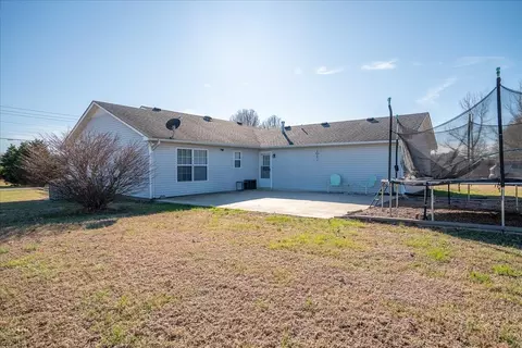 Exterior - 617 2nd Ave S, Loretto, TN 38469 photo 5 of 7