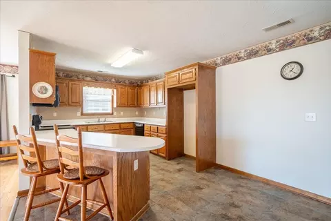 Kitchen - 617 2nd Ave S, Loretto, TN 38469 photo 1 of 2