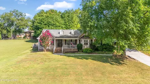1717 Westcliff Dr, Maryville, TN 37803