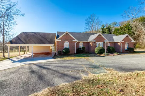 521 Countryside Dr, Evensville, TN 37332