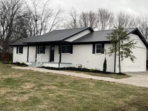 1047 New Deal Potts Rd, Cottontown, TN 37048