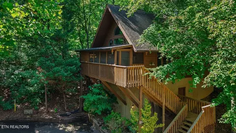 334 Greenwood Way, Pigeon Forge, TN 37863