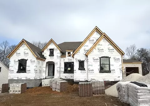 5704 Nola Dr, Arrington, TN 37014