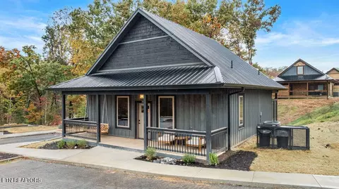 2952 Tipi Way, Pigeon Forge, TN 37863