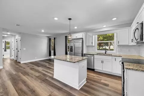 212 Westside Dr, Tullahoma, TN 37388
