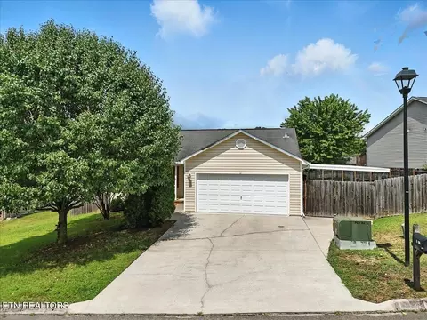 1245 Quiet Brook Ln, Knoxville, TN 37914
