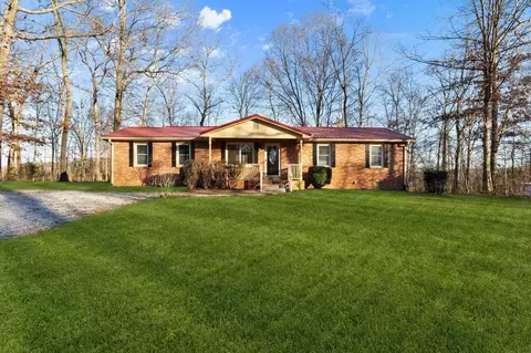 110 Oakwood Cir, Dickson, TN 37055