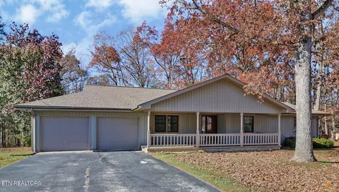 650 Mockingbird Dr, Crossville, TN 38555