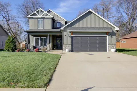 1004 Michaela Cir, Clarksville, TN 37043