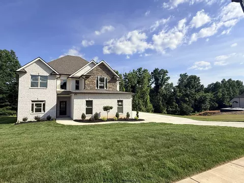 373 Young Ln, Pleasant View, TN 37146