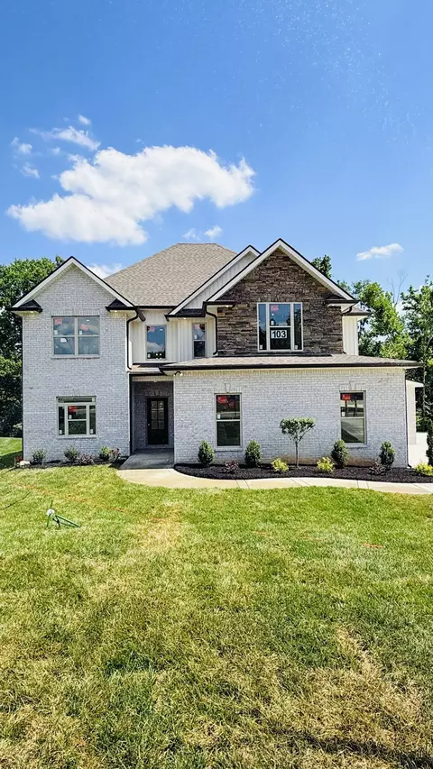 373 Young Ln, Pleasant View, TN 37146