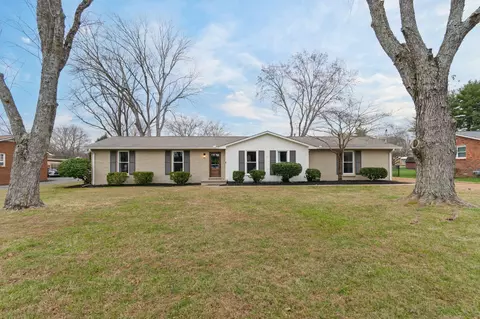 818 Chrisman Dr, Franklin, TN 37064