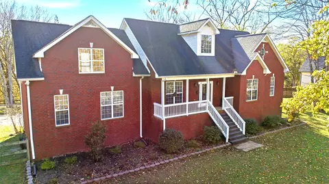 663 Cummings Ln, Cottontown, TN 37048