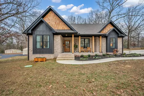 109 Brazzell Ave, Dickson, TN 37055