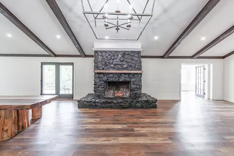 Living - 3140 Beech Bluff Rd, Jackson, TN 38301 photo 1 of 9
