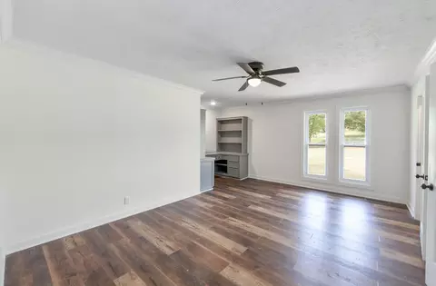 Living - 3140 Beech Bluff Rd, Jackson, TN 38301 photo 8 of 9
