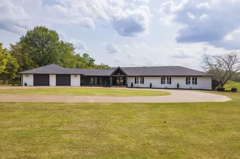 Exterior - 3140 Beech Bluff Rd, Jackson, TN 38301 photo 4 of 21