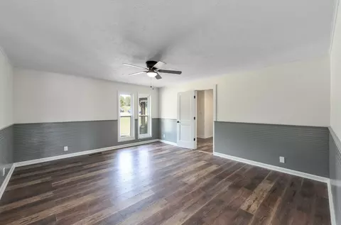 Living - 3140 Beech Bluff Rd, Jackson, TN 38301 photo 6 of 9