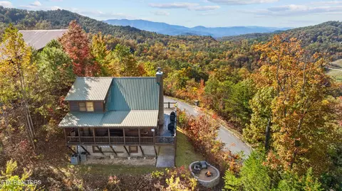3209 Grouse Ridge Ln, Sevierville, TN 37862
